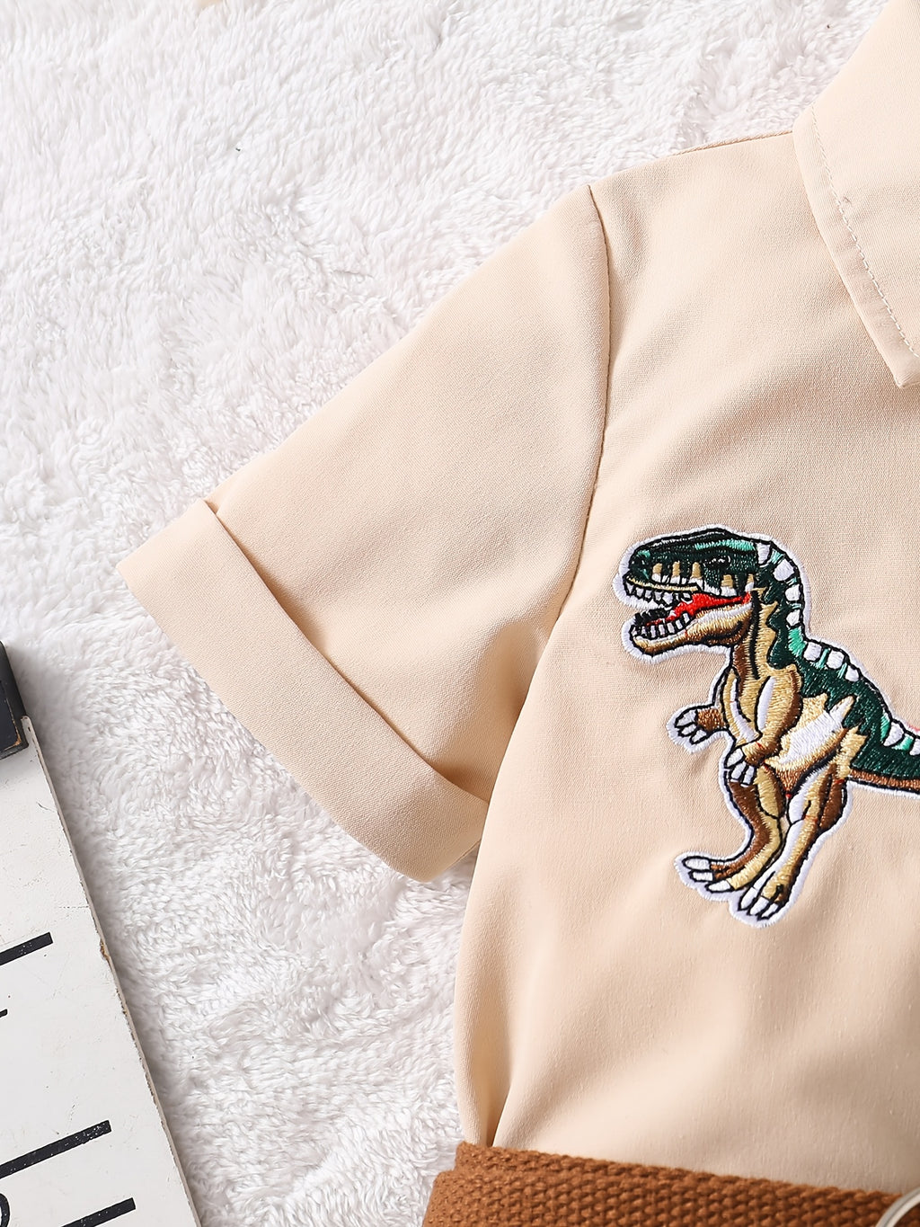 Dinosaur Embroidery Short Sleeve Romper with Belt & Sun Hat