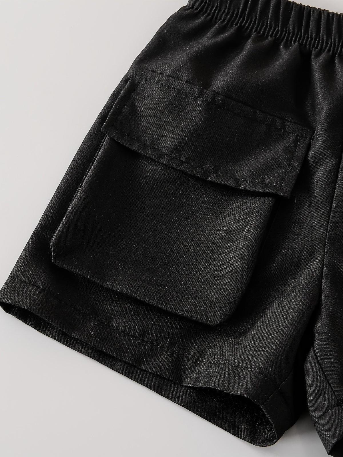 Short‑Sleeve Plaid Button‑Down Shirt & Solid Black Shorts Set