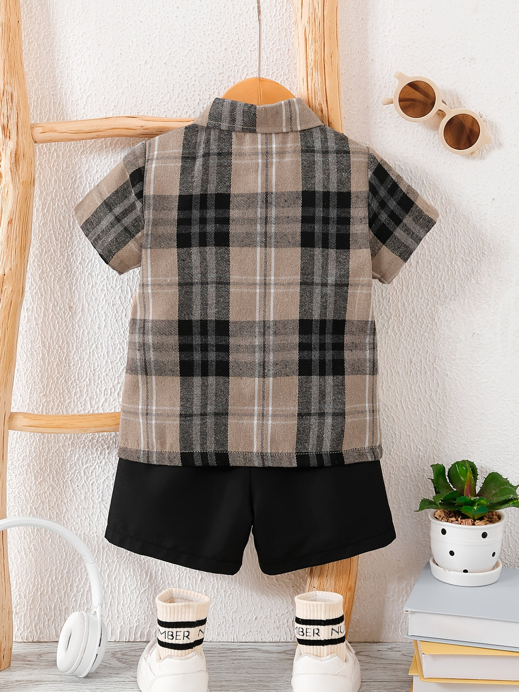 Short‑Sleeve Plaid Button‑Down Shirt & Solid Black Shorts Set