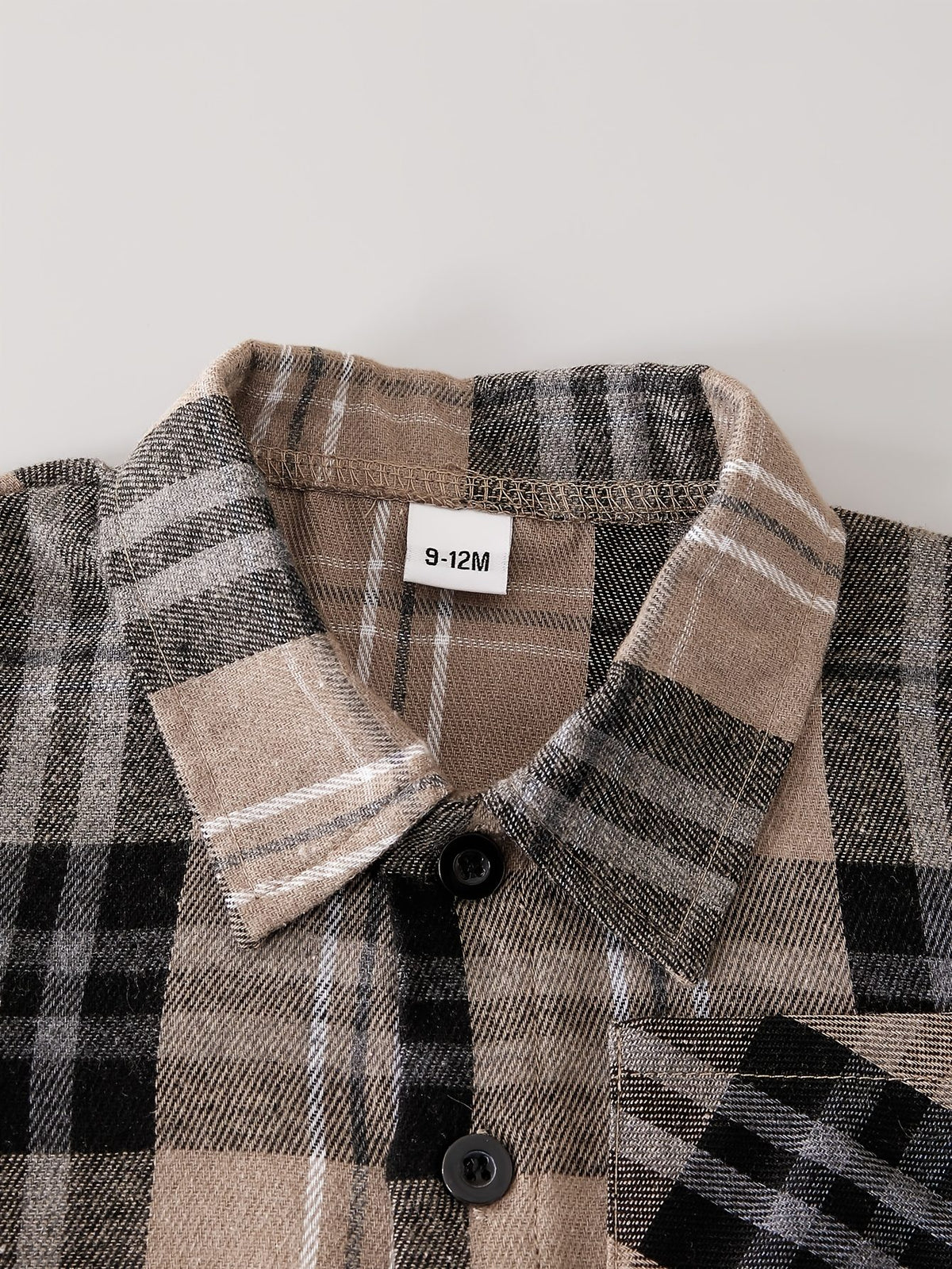 Short‑Sleeve Plaid Button‑Down Shirt & Solid Black Shorts Set